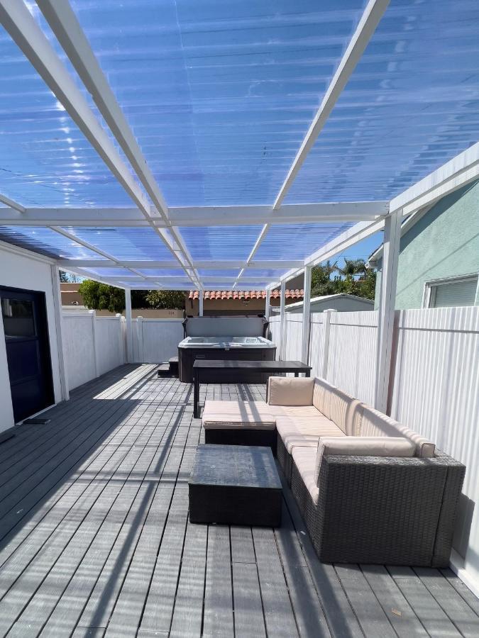 Luxury Villa With Hot Tub! Walk To Beach & Bars Long Beach Esterno foto